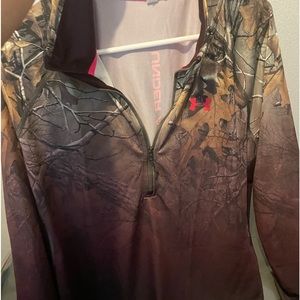 Ladies Under Armour maybe worn once xxl 1/4 zip picture doesn’t do justice